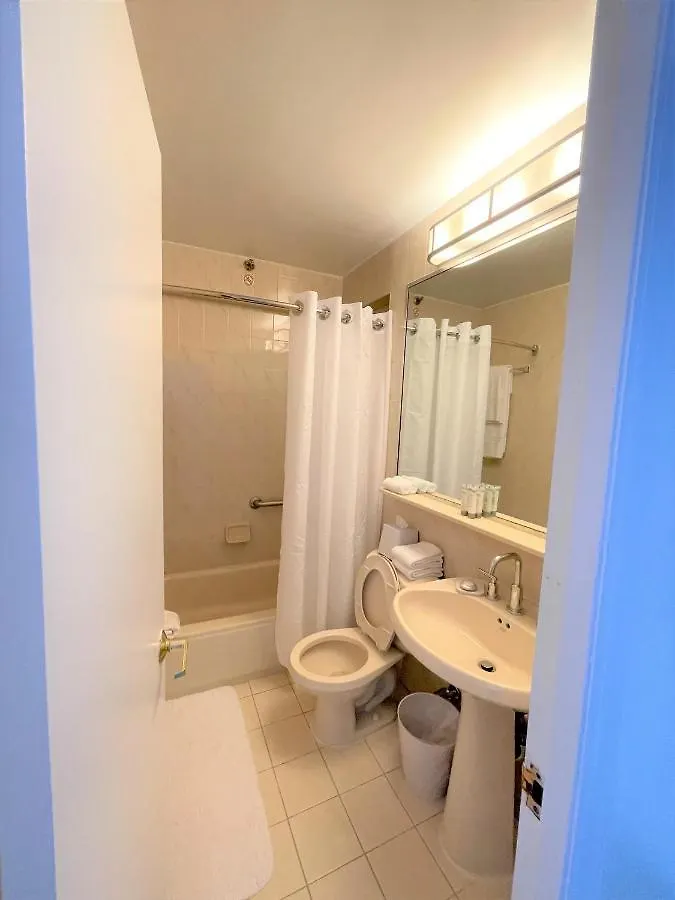 Garden Inn & Suites - Jfk New York 3*,